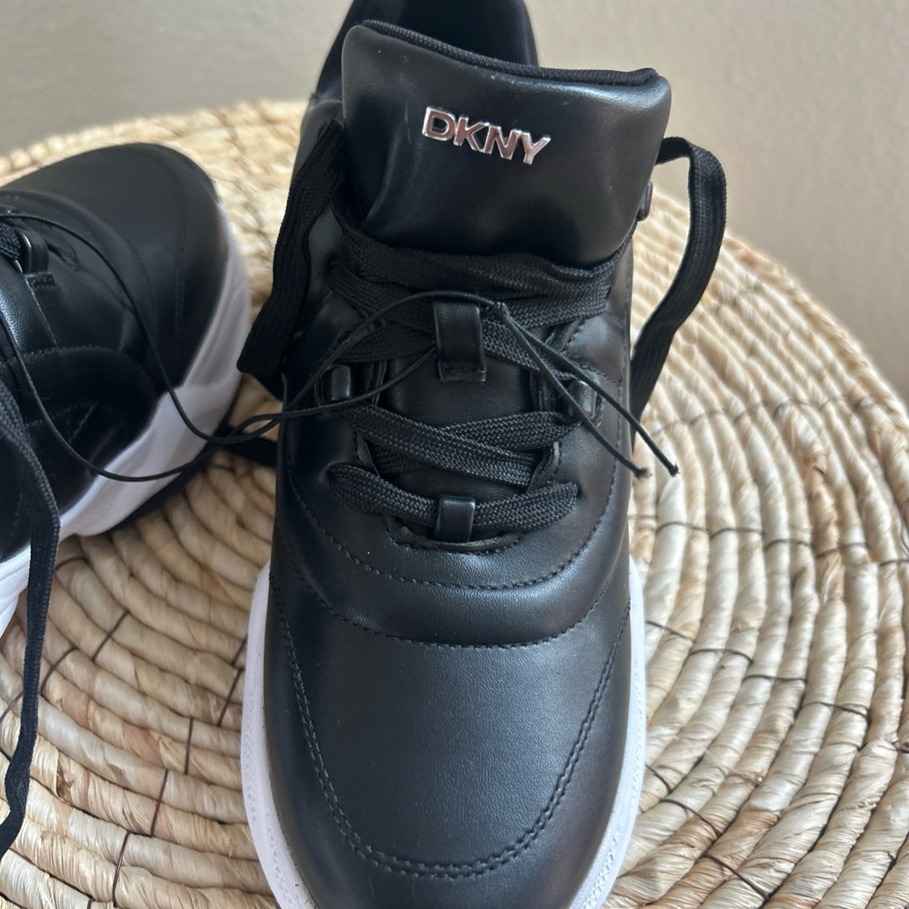 DKNY Black and White women’s Sneakers size 5.5